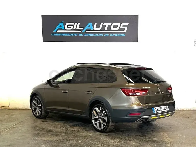 Usado Seat Leon 4Drive 150 CV (110 kW) 2015 Beige Familiar