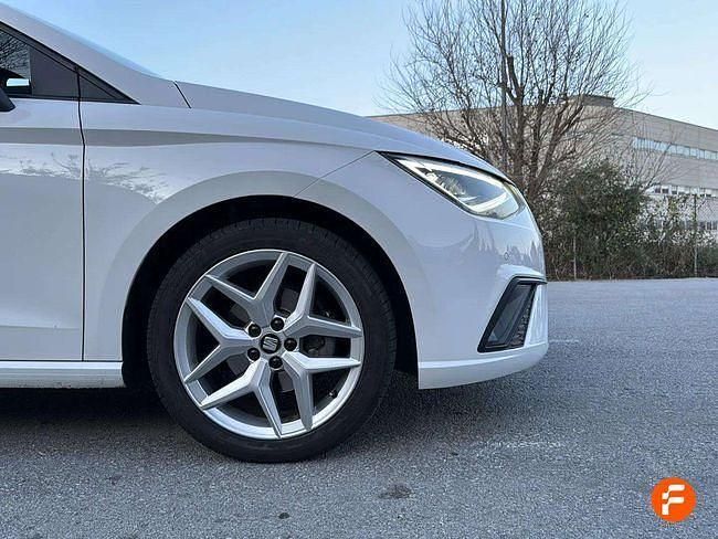 Usado Seat Ibiza FR 110 CV (80 kW) 2021 Blanco Utilitario