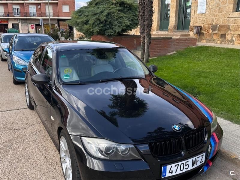 Negro Usado 2006 BMW 330 Berlina | 8000 € (Precio justo) - Imagen 1/4