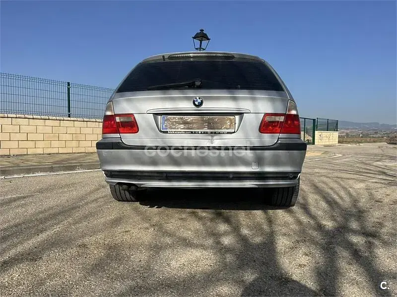 Usado BMW 330 184 CV (135 kW) 2001 Gris / plata Familiar