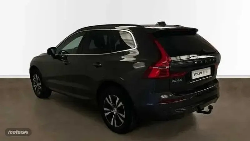 Usado Volvo XC60 Momentum 2022 Gris SUV