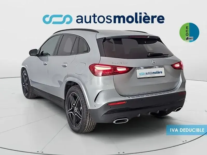 Usado Mercedes GLA200 163 CV (119 kW) 2025 Gris / plata SUV
