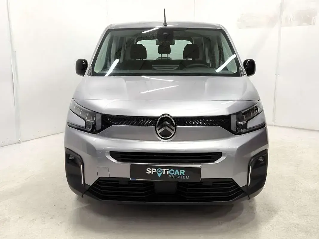 Usado Citroën Berlingo 102 CV (75 kW) 2025 Gris Monovolumen