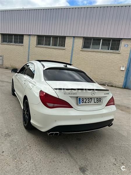 Usado Mercedes CLA220 Shooting Brake AMG line 177 CV (130 kW) 2015 Blanco Familiar