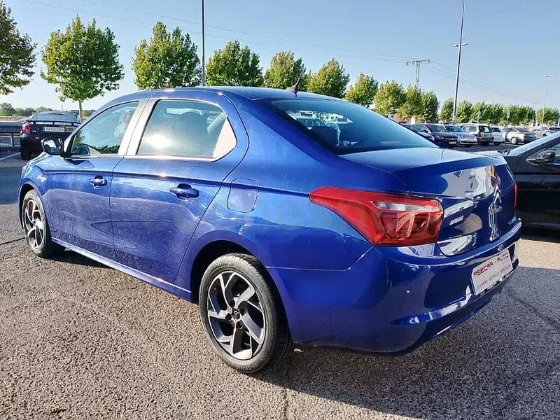 Usado Citroën C-Elysee I Exclusive 100 CV (73 kW) 2017 Azul Berlina