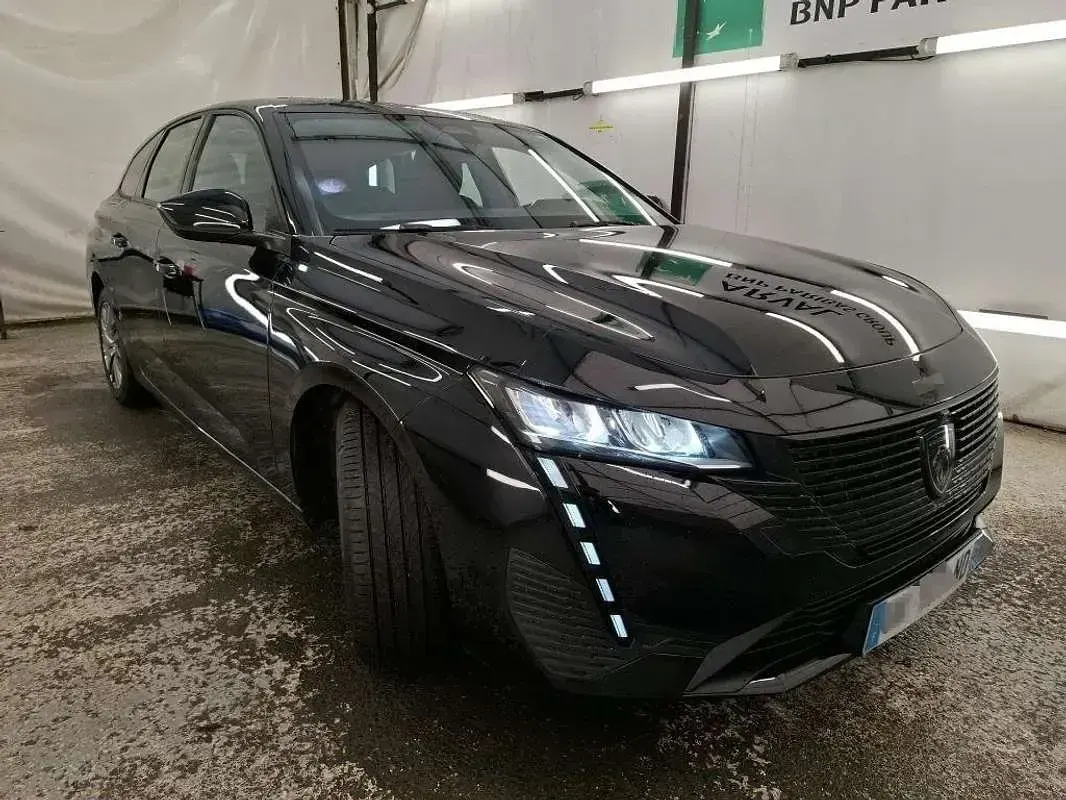 Usado Peugeot 308 SW Active 130 CV (95 kW) 2022 Negro Familiar
