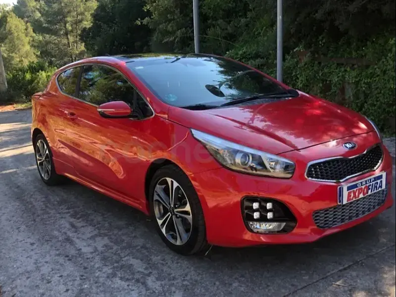 Usado Kia ProCeed GT-Line 136 CV (100 kW) 2018 Rojo Berlina