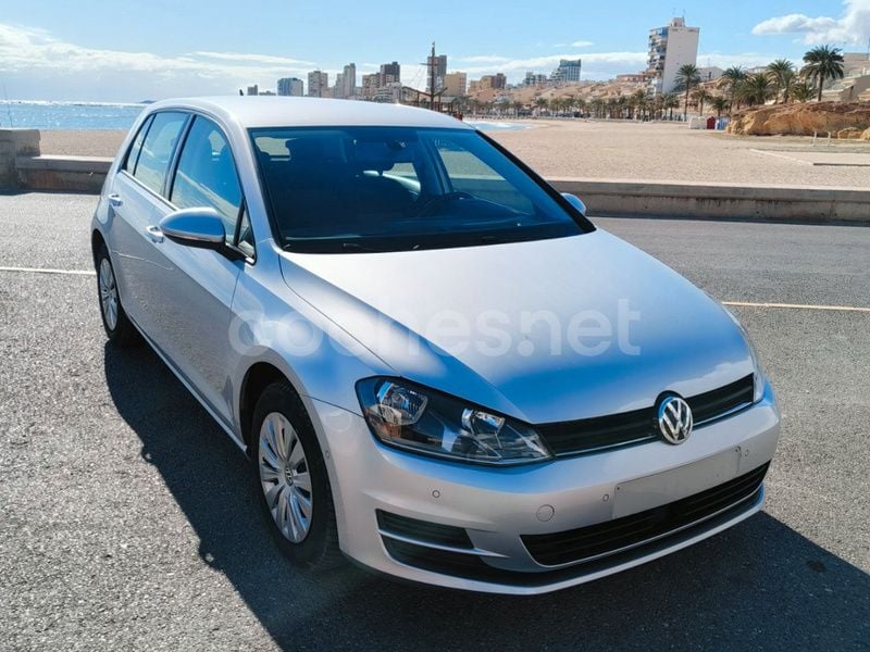 Gris / plata Usado 2016 VW Golf VII Business Berlina | 11.600 € - Imagen 1/4