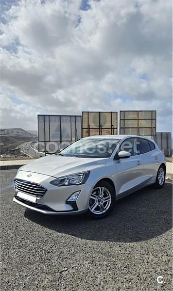 Usado Ford Focus Trend 125 CV (91 kW) 2021 Gris / plata Berlina