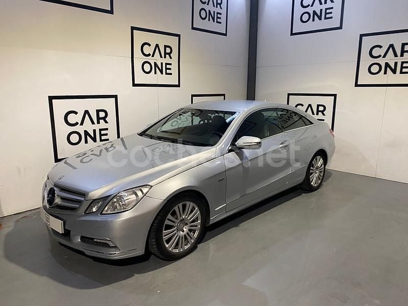 Usado Mercedes E250 Elegance 204 CV (150 kW) 2009 Gris / plata Coupe