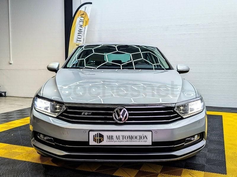 Usado VW Passat Advance 150 CV (110 kW) 2017 Gris / plata Berlina