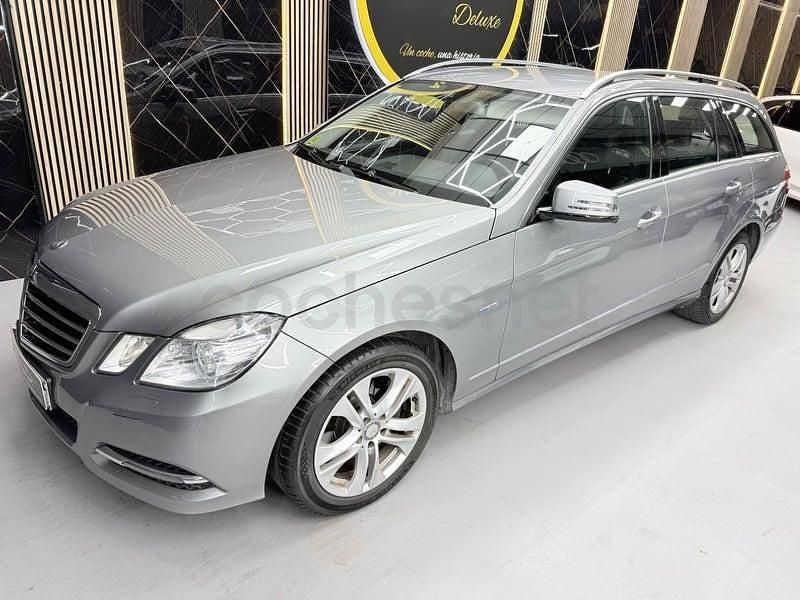 Usado Mercedes E250 Avantgarde 204 CV (150 kW) 2011 Gris / plata Familiar