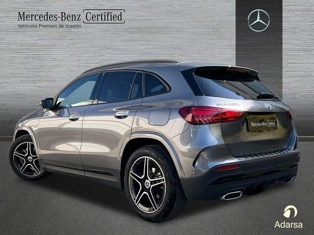 Usado Mercedes GLA200 AMG line 150 CV (110 kW) 2025 Gris montaña SUV