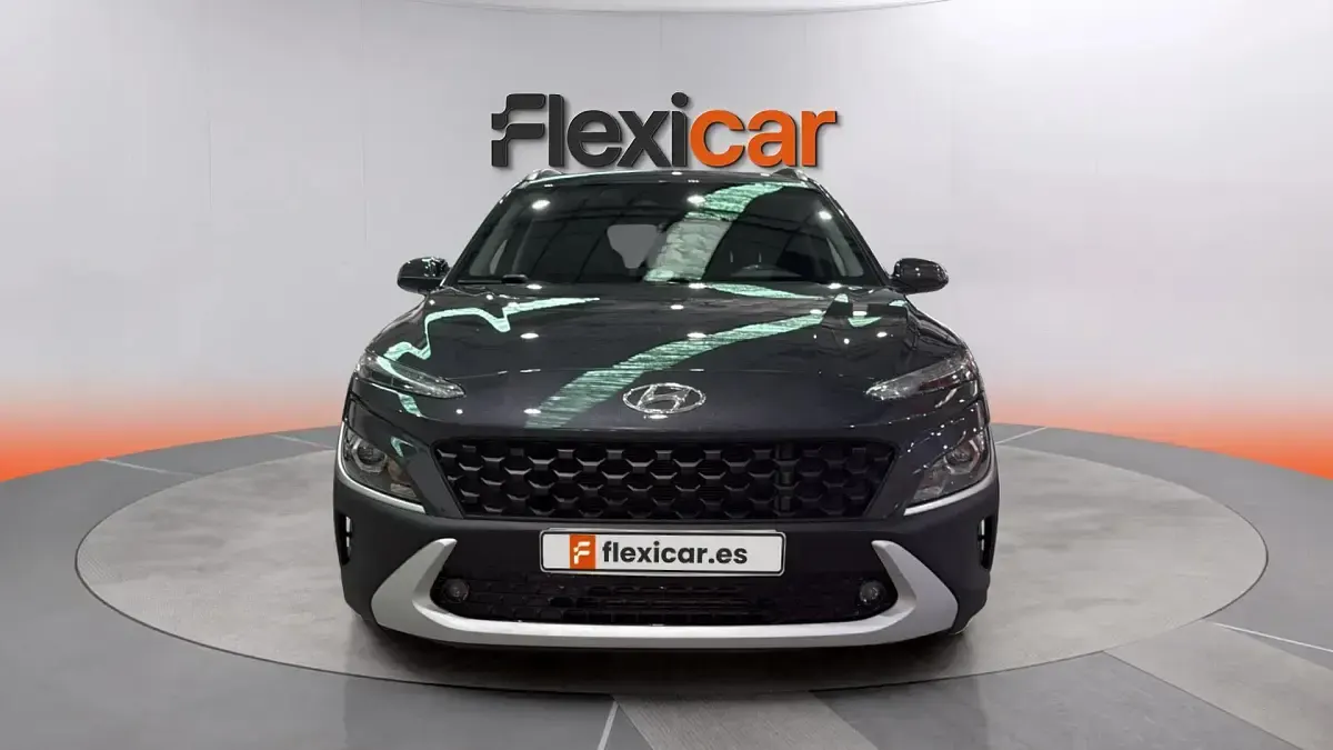 Usado Hyundai Kona 120 CV (88 kW) 2022 Gris SUV
