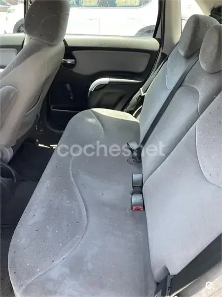 Usado Citroën C3 75 CV (55 kW) 2007 Gris / plata Berlina