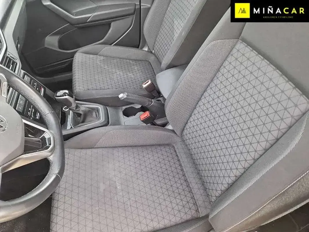 Usado VW T-Cross Advance 110 CV (80 kW) 2022 Negro SUV