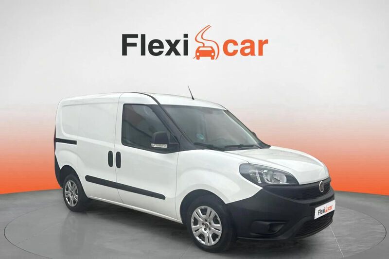 Blanco Usado 2022 Fiat Doblò Monovolumen | 11.490 € (Precio justo) - Imagen 1/4