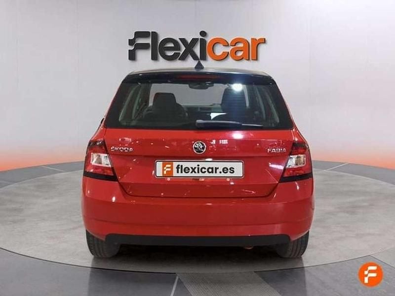 Usado Skoda Fabia Active 75 CV (55 kW) 2018 Rojo Utilitario