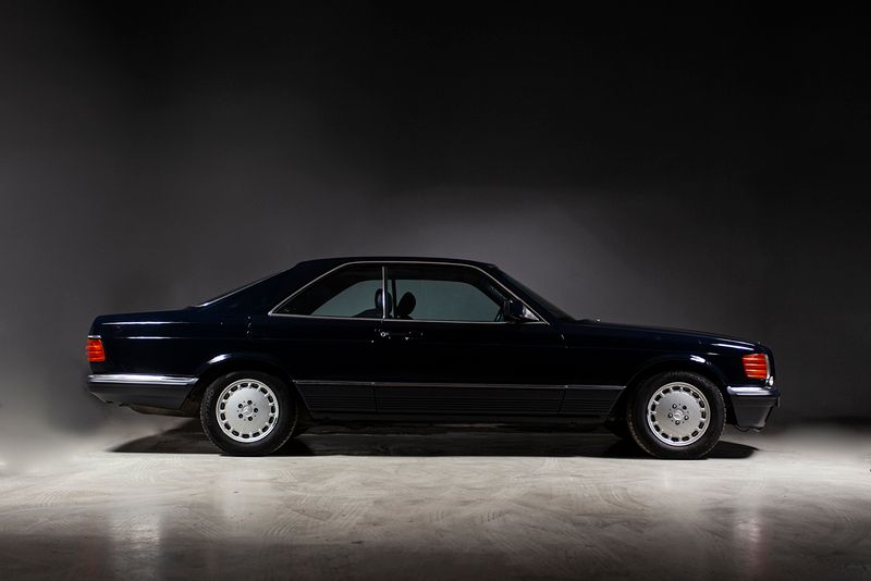 Usado Mercedes 500 245 CV (180 kW) 1984 Azul Coupe