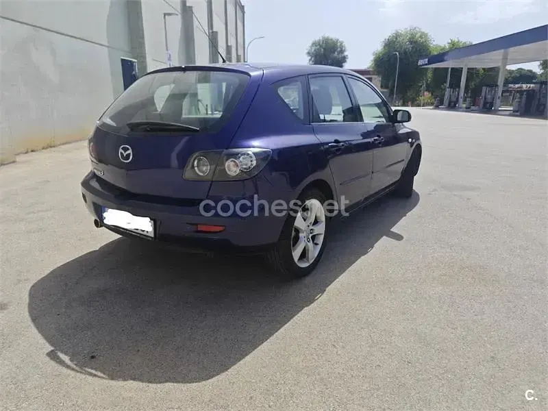 Usado Mazda 3 Sportive 150 CV (110 kW) 2004 Violeta / lila Berlina