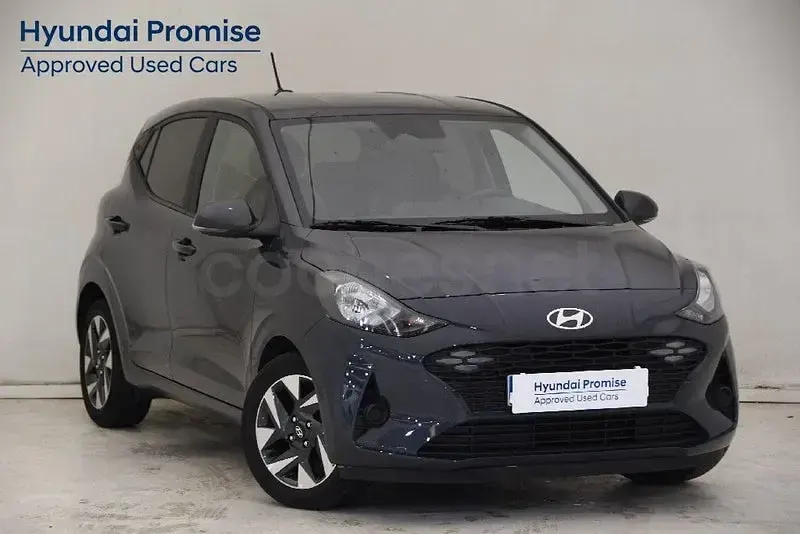 Usado Hyundai i10 63 CV (46 kW) 2025 Gris / plata Utilitario