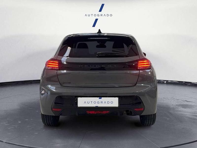 Usado Peugeot 208 Allure 100 CV (73 kW) 2025 Gris Utilitario
