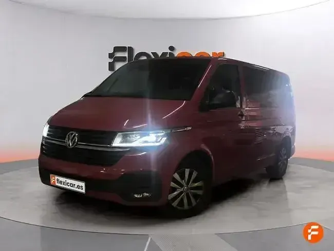 Usado VW Multivan 198 CV (145 kW) 2021 Rojo Monovolumen