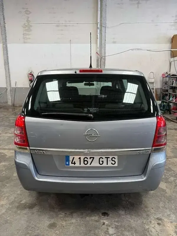 Usado Opel Zafira Enjoy Plus 110 CV (80 kW) 2010 Blanco Monovolumen