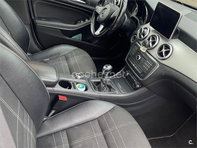 Usado Mercedes CLA200 Shooting Brake 136 CV (100 kW) 2016 Blanco Familiar