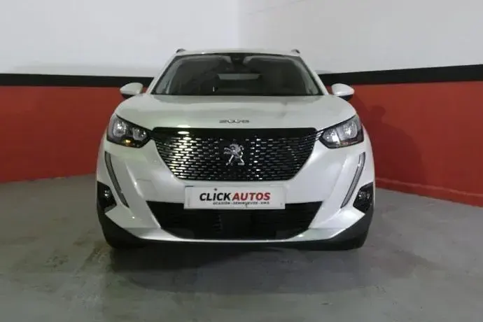 Usado Peugeot 2008 Allure 130 CV (95 kW) 2021 SUV