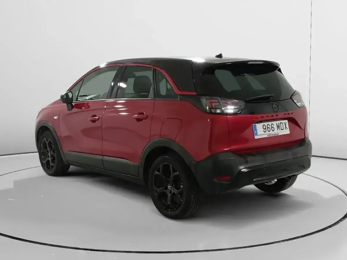 Usado Opel Crossland 110 CV (80 kW) 2023 Rojo SUV