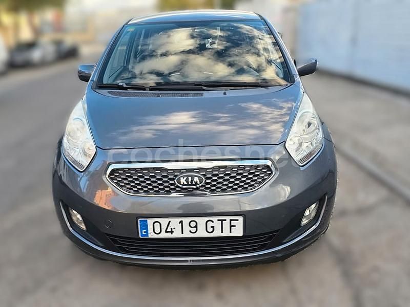Gris / plata Usado 2010 Kia Venga Utilitario | 5500 € (Precio justo) - Imagen 1/4