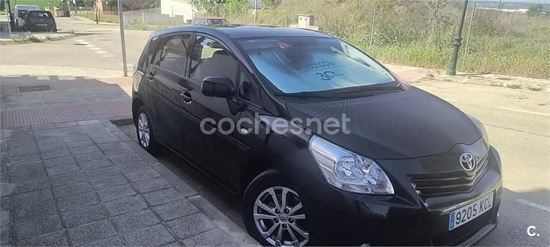 Käytetty Toyota Verso Active 126 HP (92 kW) 2013 Musta Tila-auto