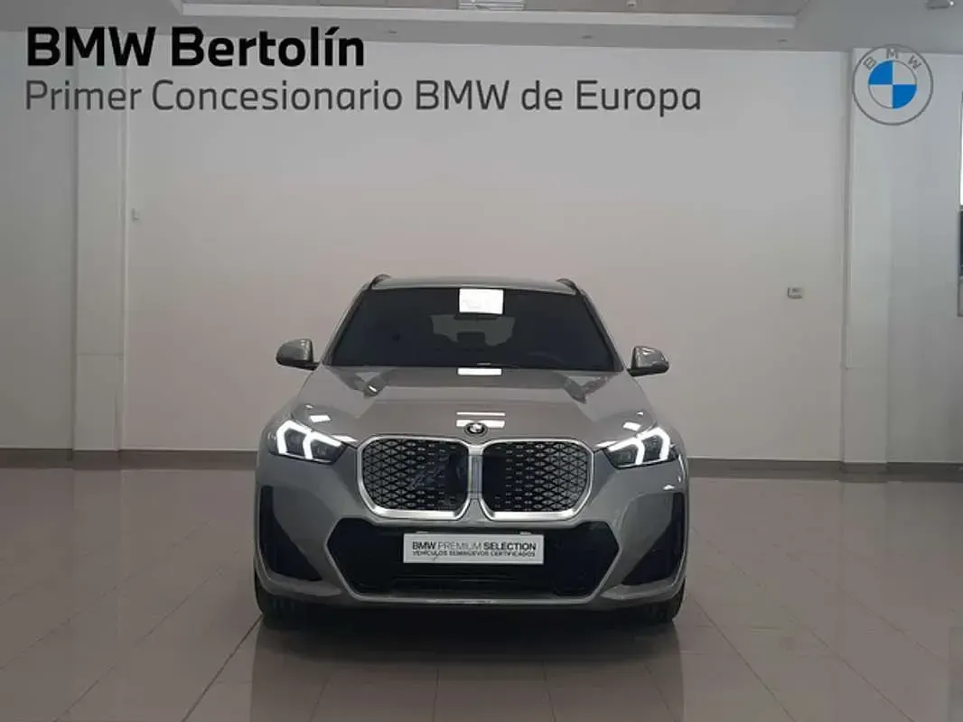 Usado BMW iX1 Comfort Edition 150 kW (204 HP) 2025 Prateado SUV