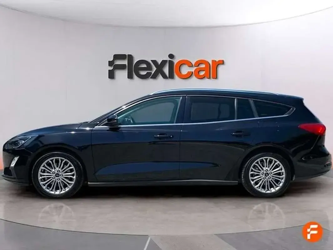 Begagnad Ford Focus Vignale 125 HK (91 kW) 2019 Svart Kombi