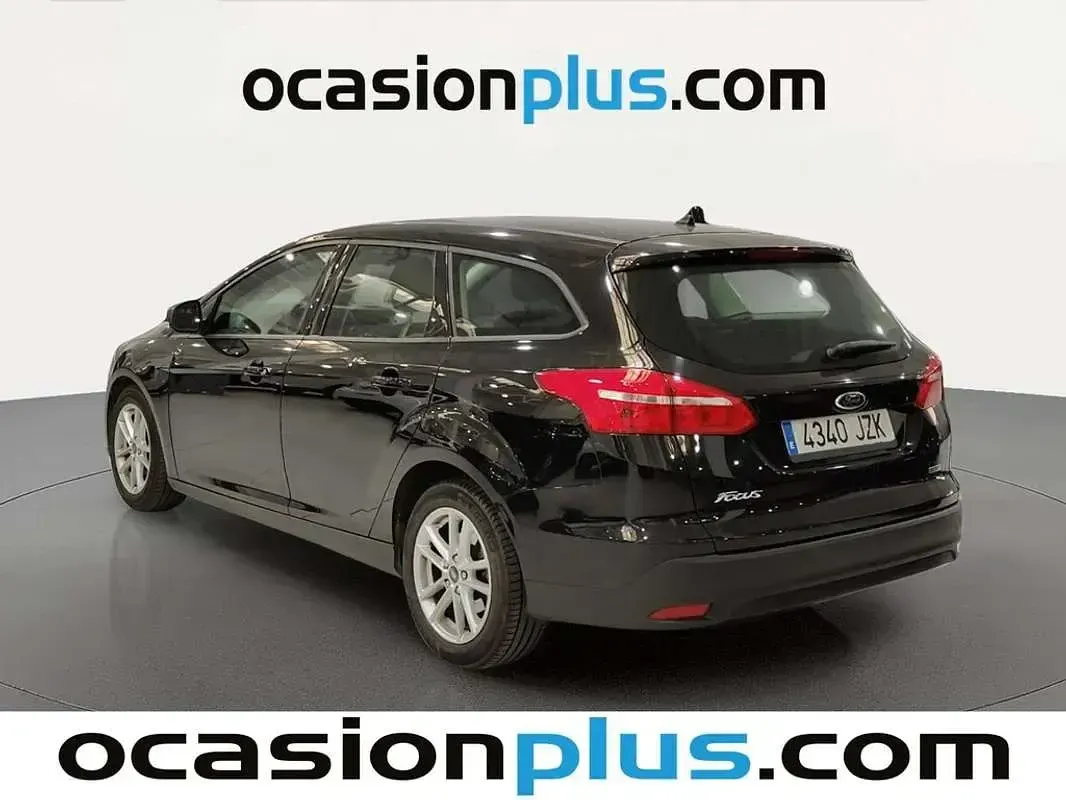 Usado Ford Focus Trend+ 125 CV (91 kW) 2017 Negro Familiar