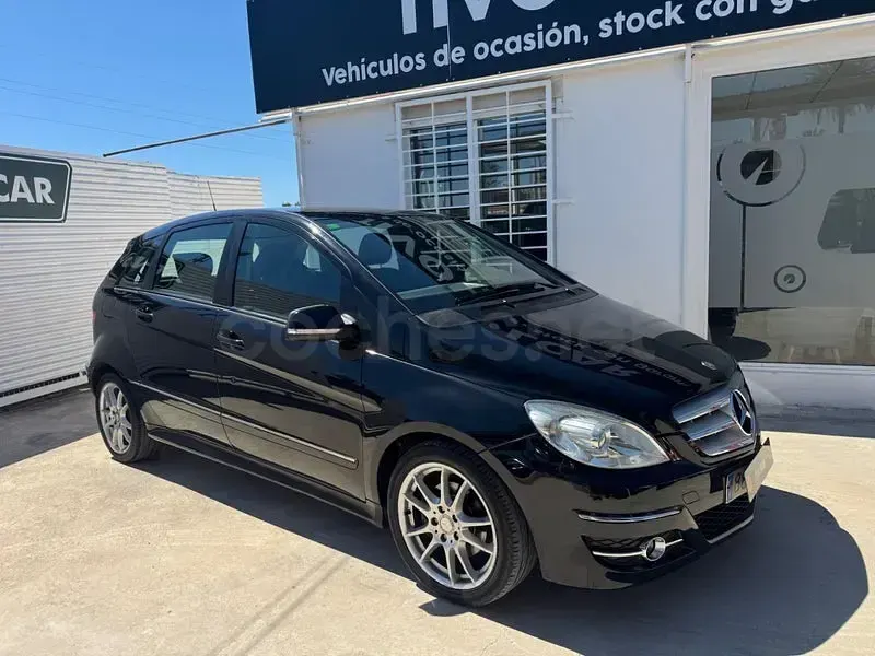 Usado Mercedes B180 Sport Edition 109 CV (80 kW) 2010 Negro Monovolumen