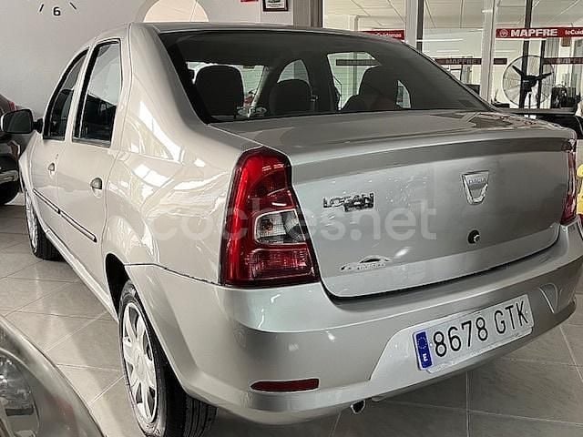 Usado Dacia Logan Ambiance 75 CV (55 kW) 2010 Gris / plata Berlina