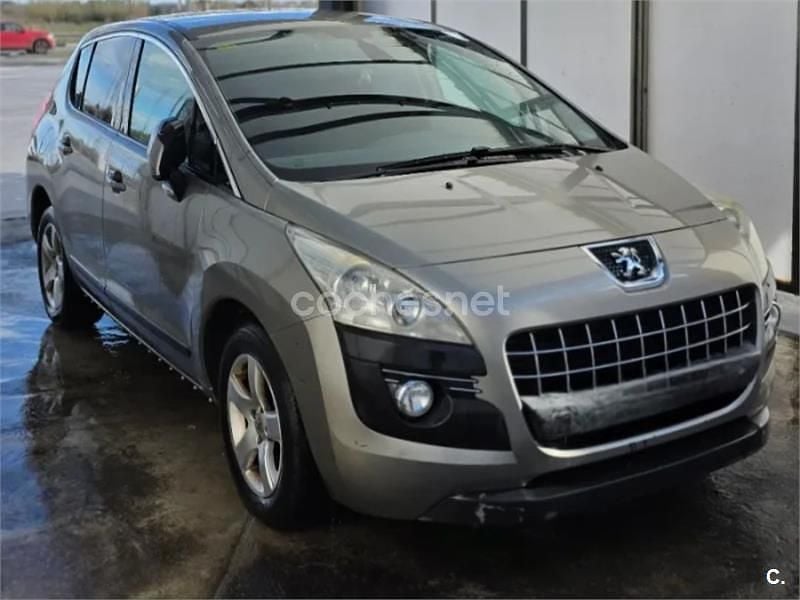 Usado Peugeot 3008 Premium 110 CV (80 kW) 2009 Gris / plata Familiar