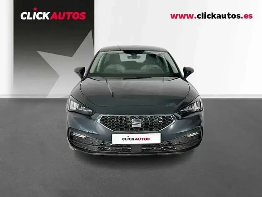 Käytetty Seat Leon Style 116 HP (85 kW) 2025 Harmaa Viistoperä