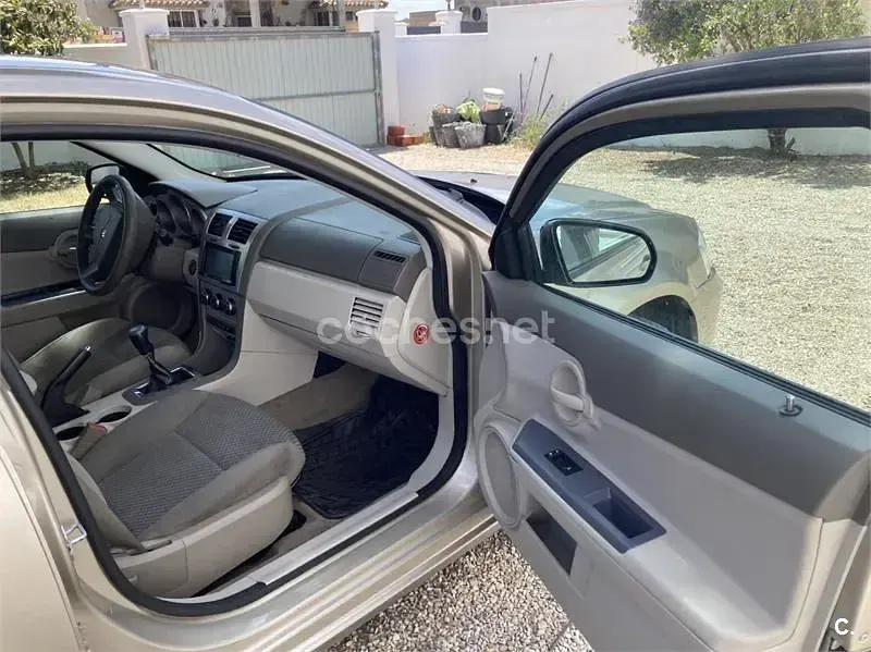 Usado Dodge Avenger SE 156 CV (114 kW) 2008 Beige Berlina