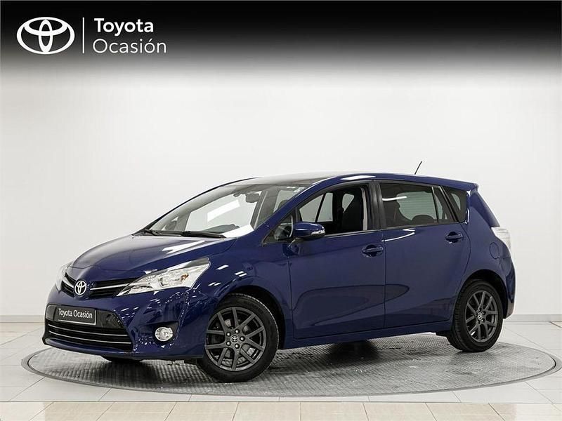 Usado Toyota Verso Skyview Edition 132 CV (97 kW) 2015 Azul Monovolumen