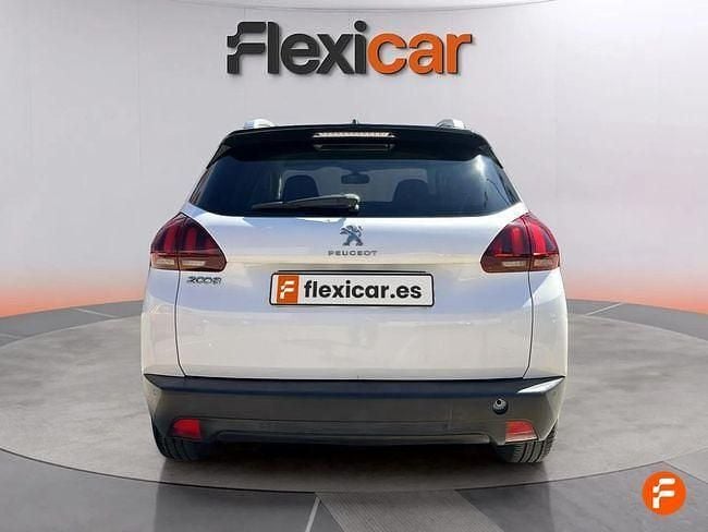 Usado Peugeot 2008 Signature Sky 100 CV (73 kW) 2019 Blanco SUV