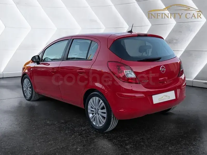 Usado Opel Corsa Excellence 100 CV (73 kW) 2014 Rojo Utilitario