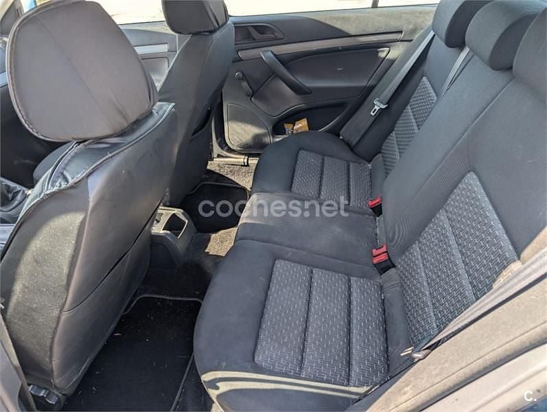 Usado Skoda Octavia Elegance 140 CV (102 kW) 2015 Azul Utilitario