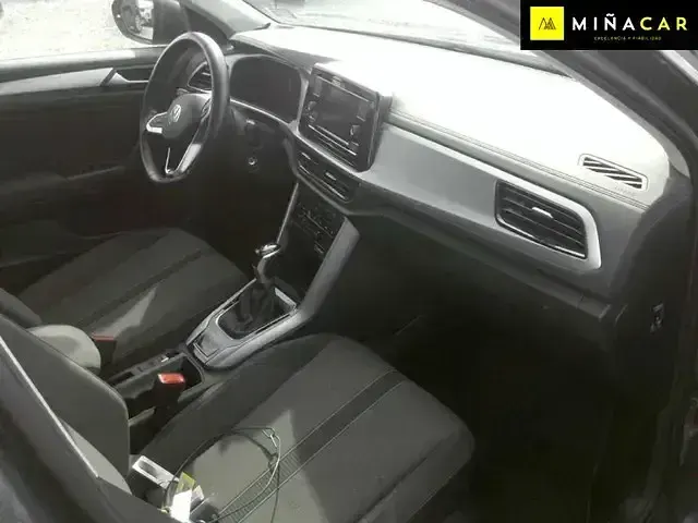 Usado VW T-Roc Life 150 CV (110 kW) 2023 Gris SUV