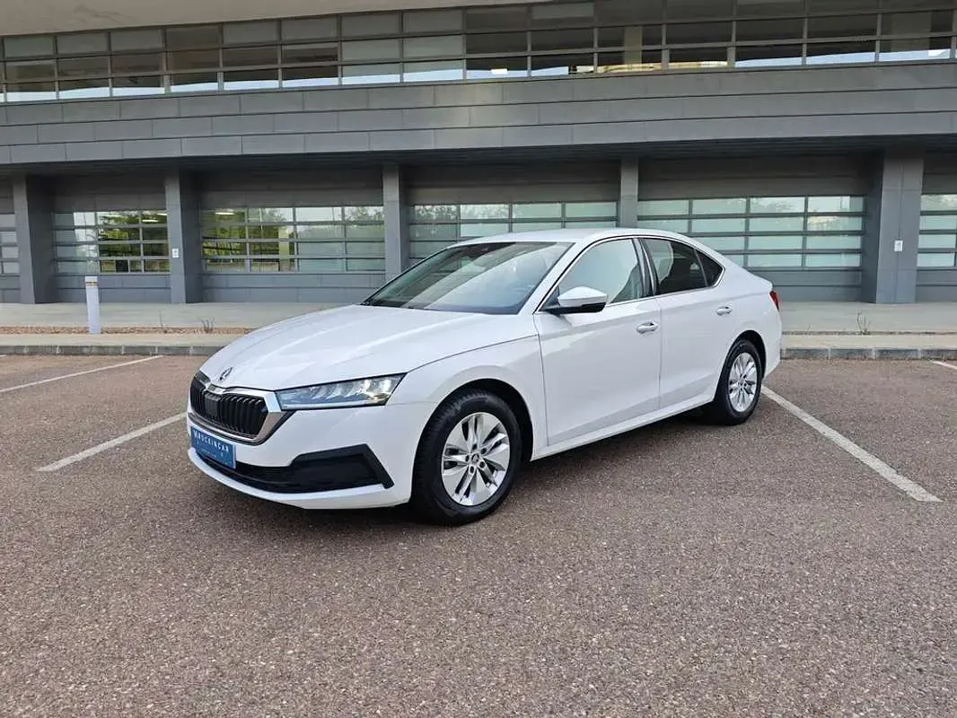 Usado Skoda Octavia Ambition 150 CV (110 kW) 2023 Blanco Utilitario