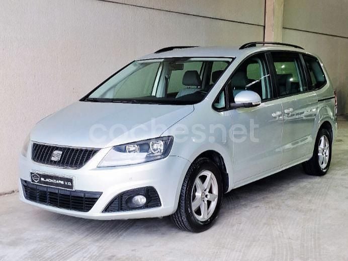 Usado Seat Alhambra Ecomotive 140 CV (102 kW) 2013 Beige Monovolumen