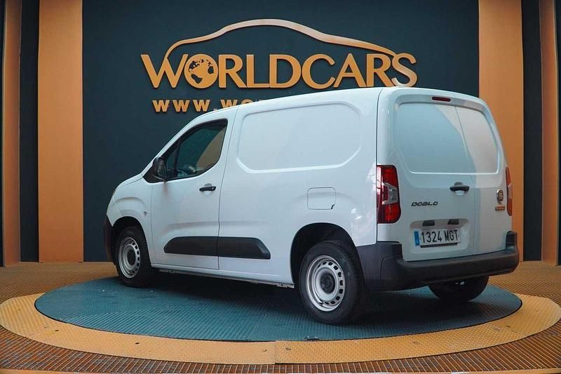 Usado Fiat Doblò 102 CV (75 kW) 2023 Blanco Monovolumen