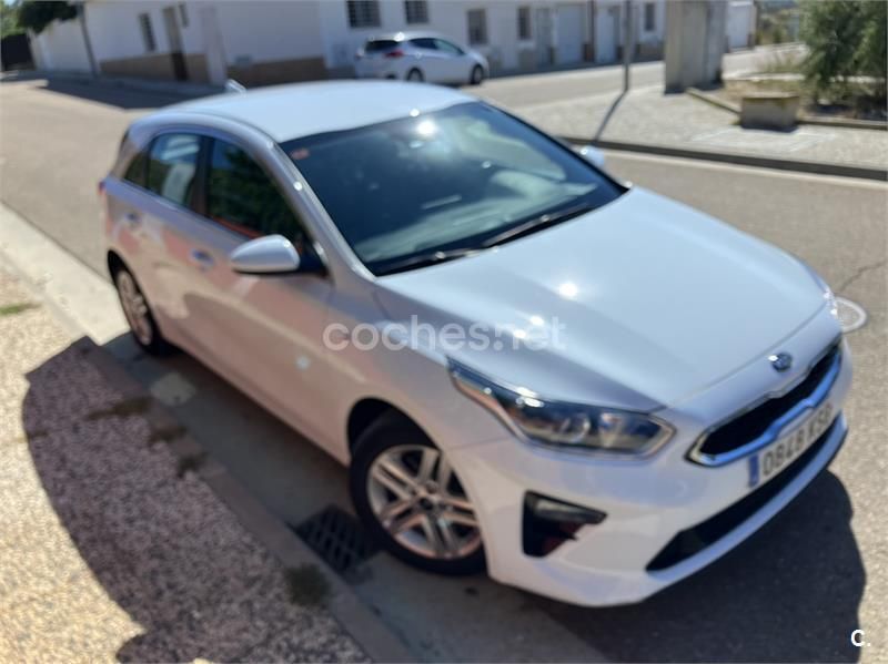 Usado Kia Ceed 115 CV (84 kW) 2018 Blanco Utilitario